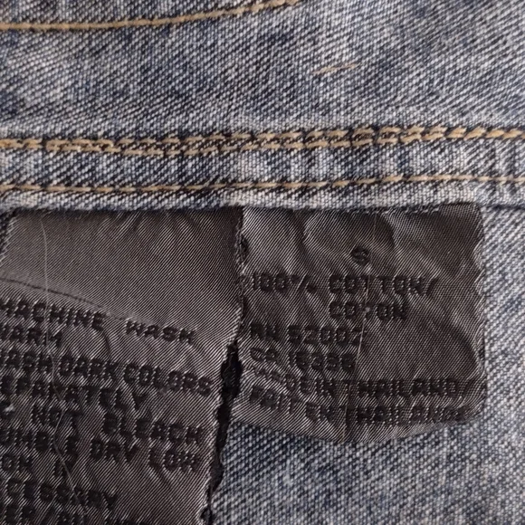 Vintage 1990s Long Liz Wear Denim Jacket with Wood Toggle Buttons size small - Picture 10 of 10